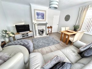 Lounge/diner- click for photo gallery